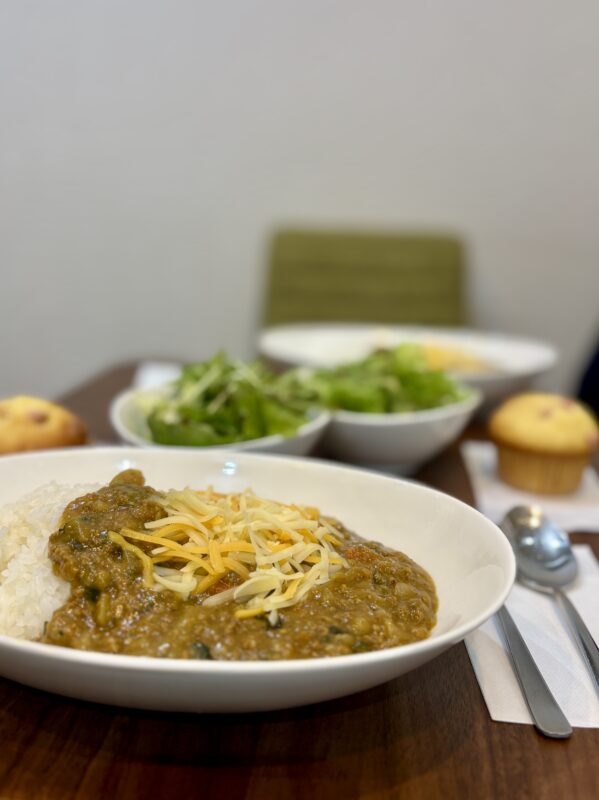 提供される食事の一例（カレー）
