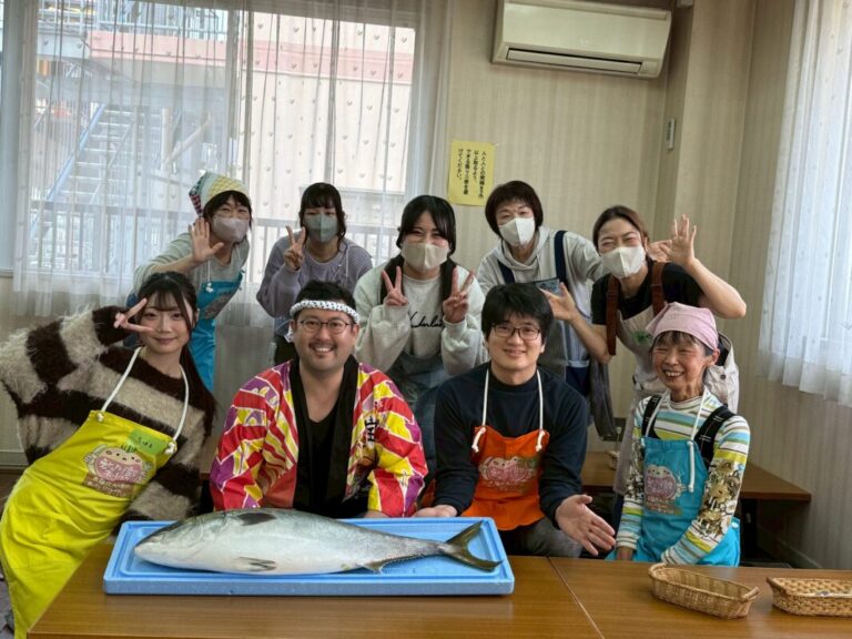 スタッフの集合写真